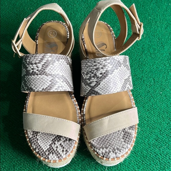 SHELB Gray Cream Espadrilles with Adjustable Ankle Strap size 7,5 - Picture 1 of 7